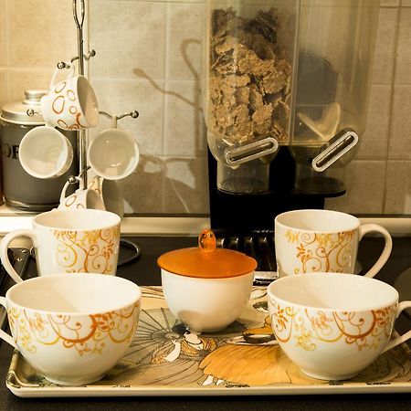 Al Centro E Meglio B&B Napoli Eksteriør billede