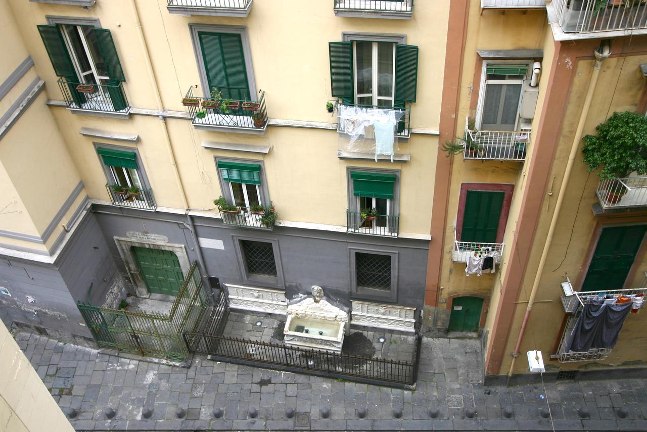 Al Centro E Meglio B&B Napoli Eksteriør billede