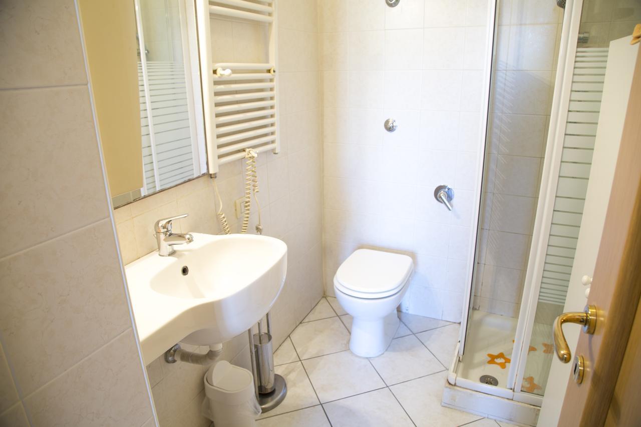 Al Centro E Meglio B&B Napoli Eksteriør billede