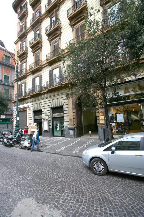 Al Centro E Meglio B&B Napoli Eksteriør billede