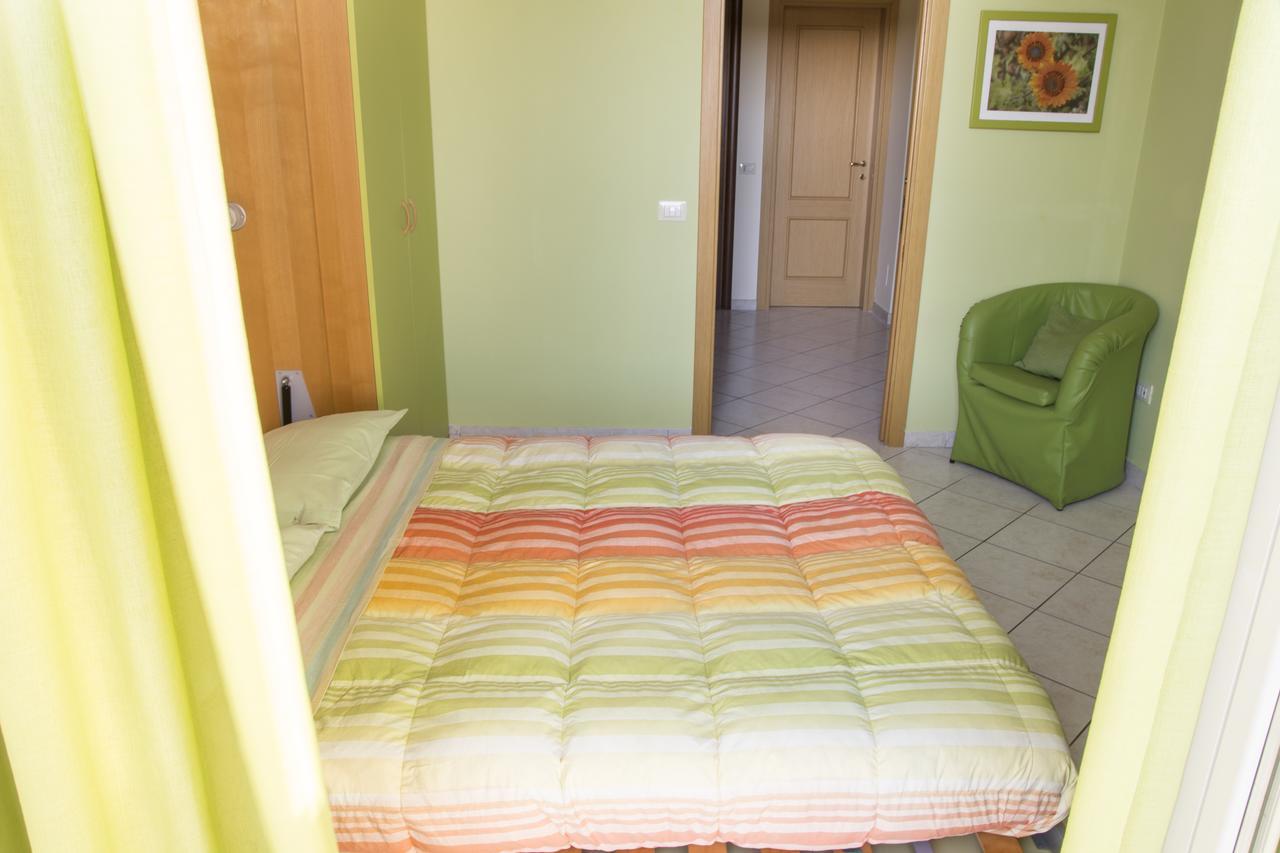 Al Centro E Meglio B&B Napoli Eksteriør billede