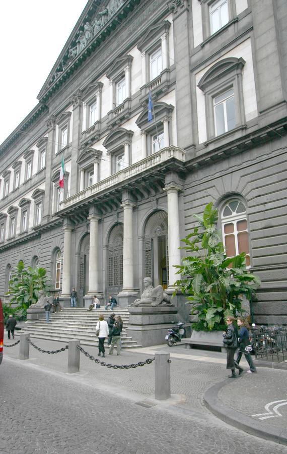 Al Centro E Meglio B&B Napoli Eksteriør billede